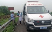  Cán bộ nhân viên Bệnh viện đa khoa thành phố Thanh Hoá hỗ trợ người gặp nạn