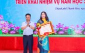  Cô giáo Phạm Thị Hòa – Hiệu trưởng luôn mang niềm vui cho trẻ