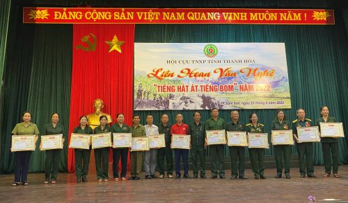 z3437291736335_60d380a99ee20486cb63965c365a2fff.jpg