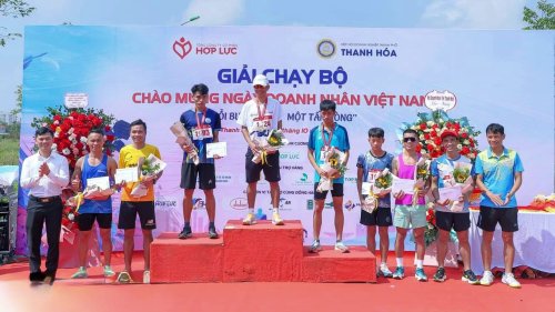 BTC trao giải chạy.jpg