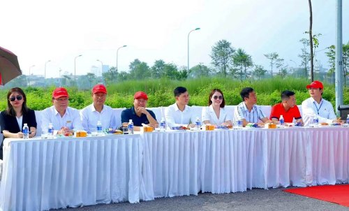 đại biểu giải chạy.jpg