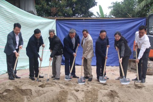 DC BT thuc hien nghi thuc khoi cong.jpg